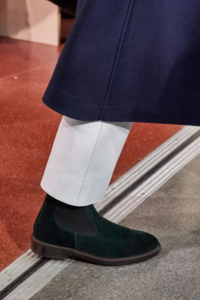 Look 99